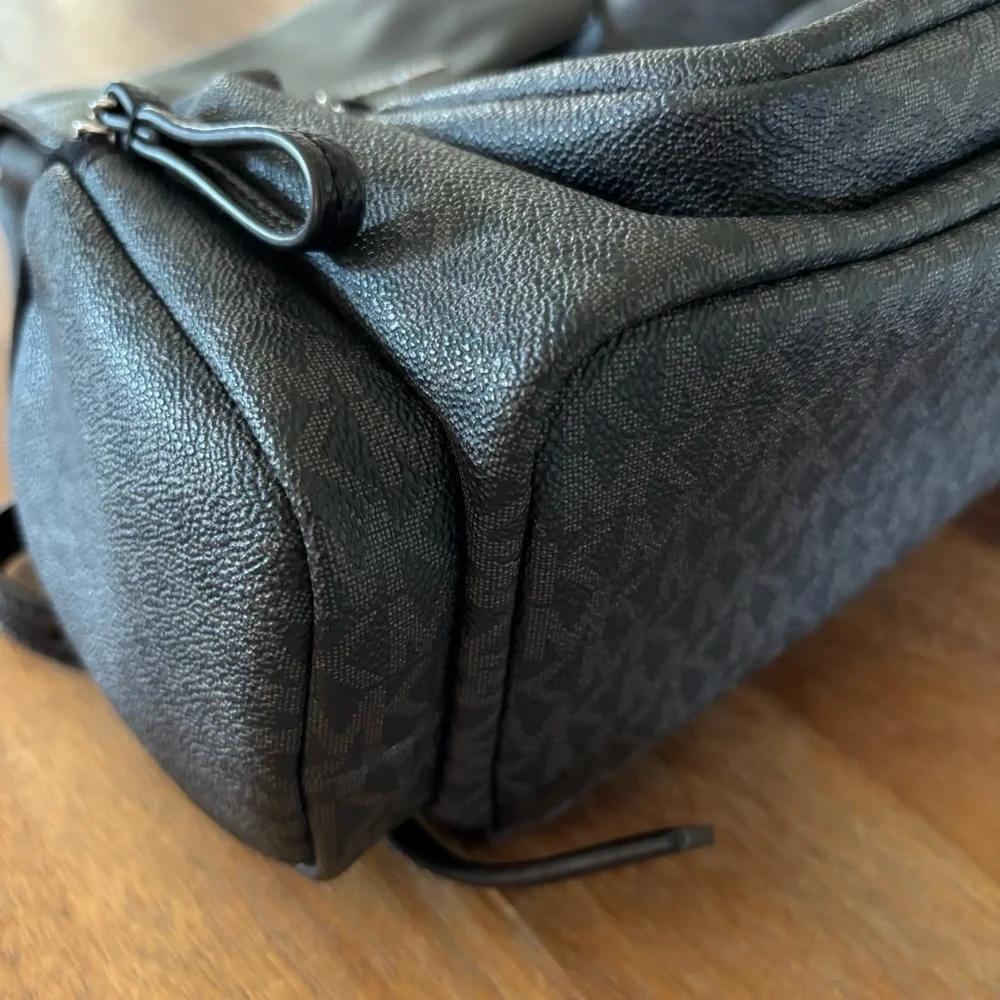 MICHAEL KORS Abbey LG Cargo Backpack in Black